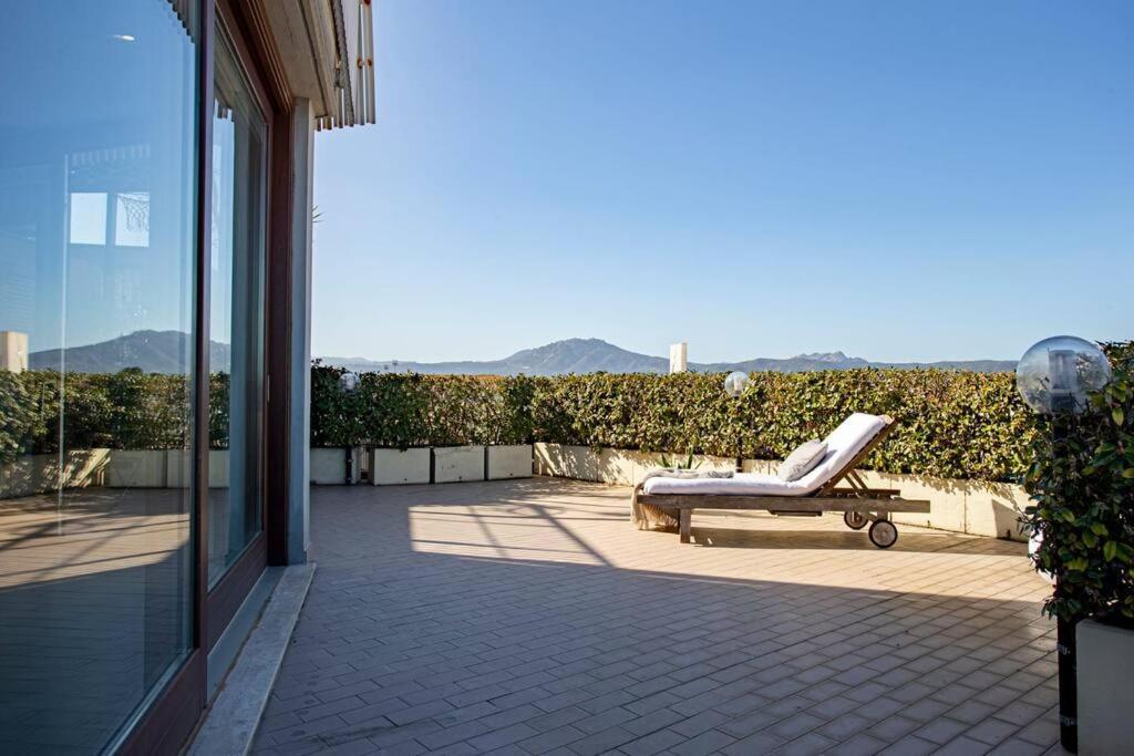 Sunny Rooftop Loft With Gorgeous Views Of Olbia Dış mekan fotoğraf